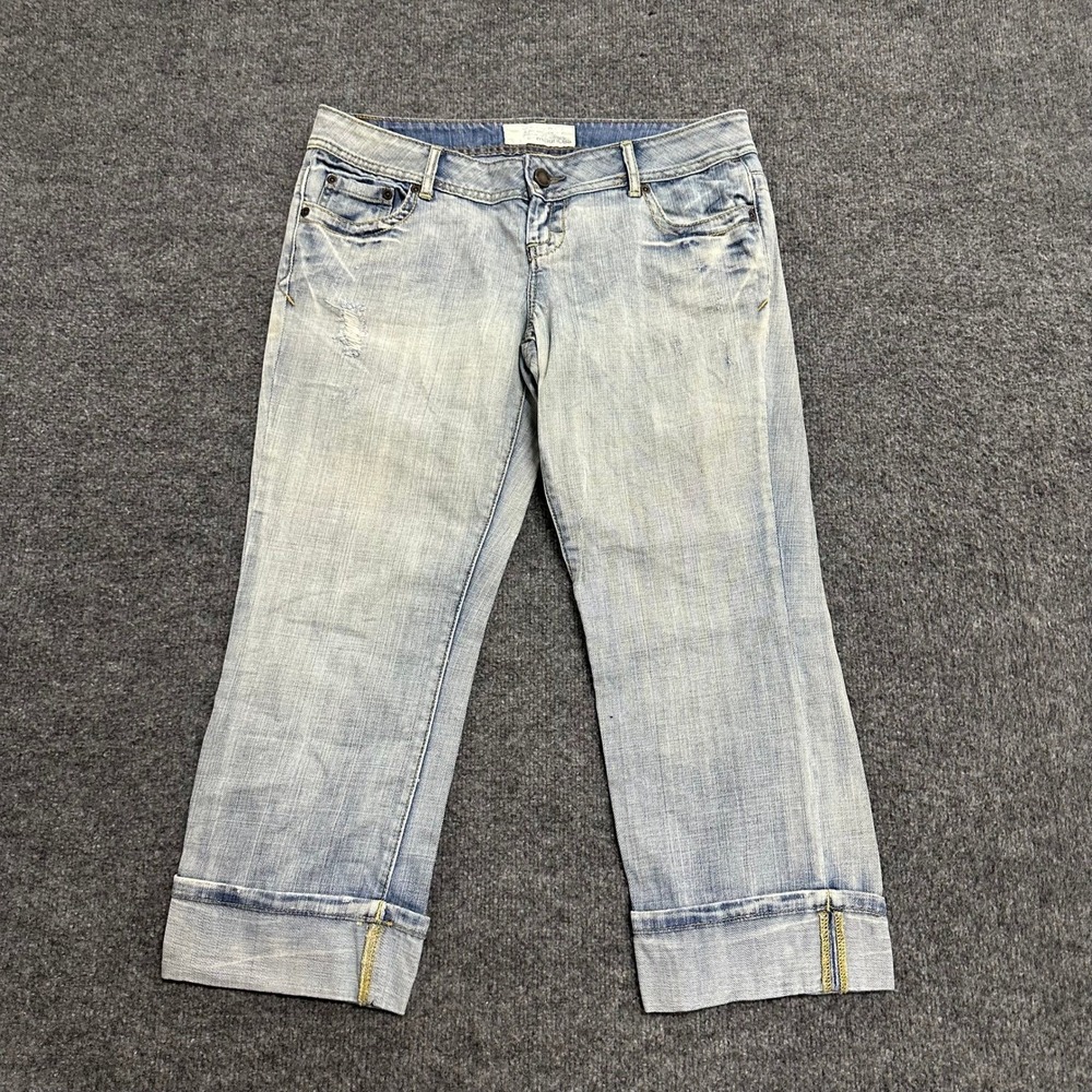 Maurices Jeans Womens Size 5/6 Light Wash Distressed Cotton Cuffed Capri Denim